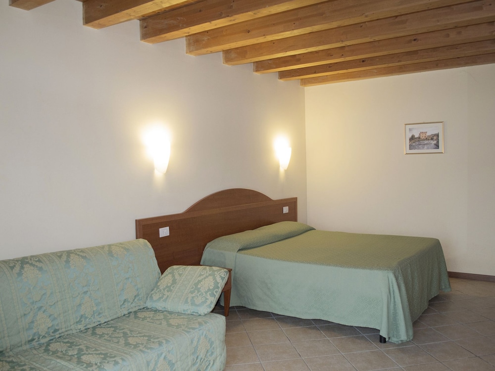 Quadruple Room, 1 Double Bed with Sofa bed, Bathtub