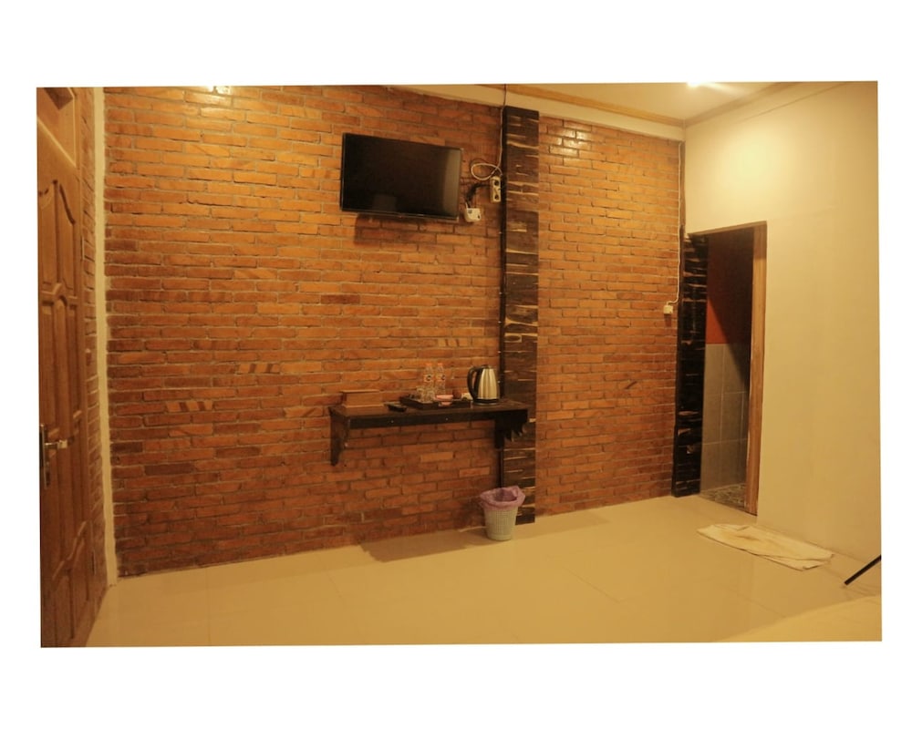 Shared Dormitory, Women only photo 2