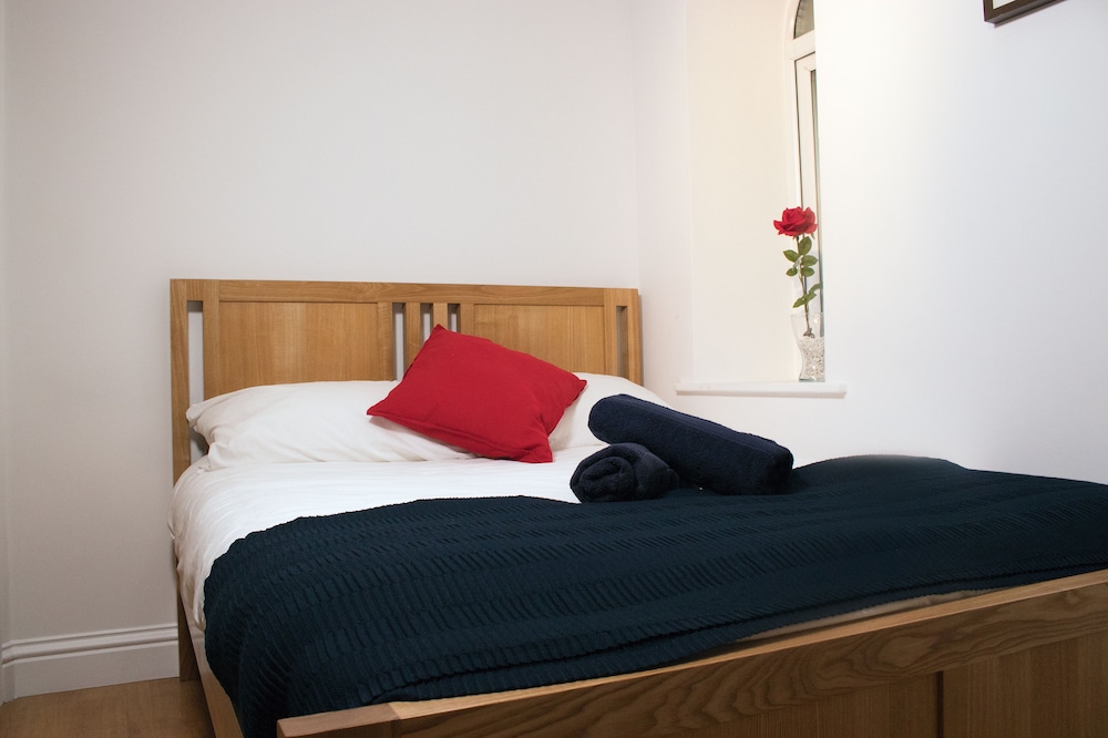 City Apartment, Multiple Beds