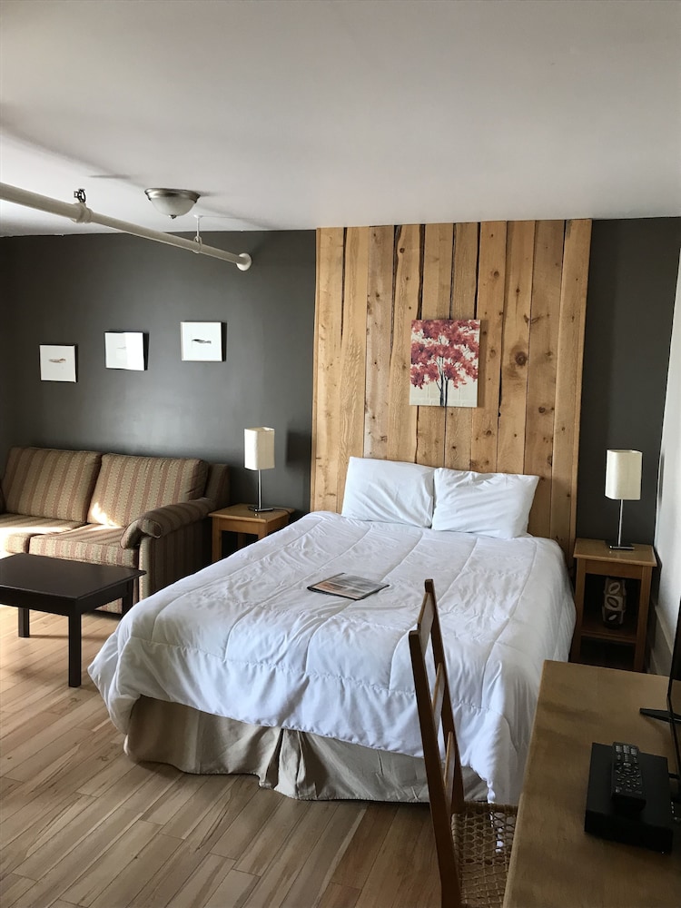 Classic Room, 1 Queen bed