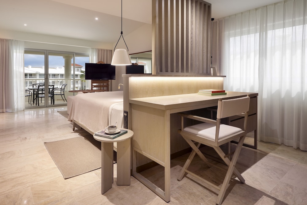 Junior Double Room (deluxe)