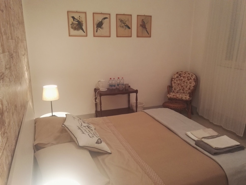 Deluxe Double Room, Shared Bathroom photo 2