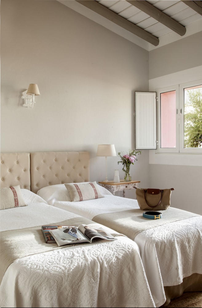 Basic Twin Room photo 2