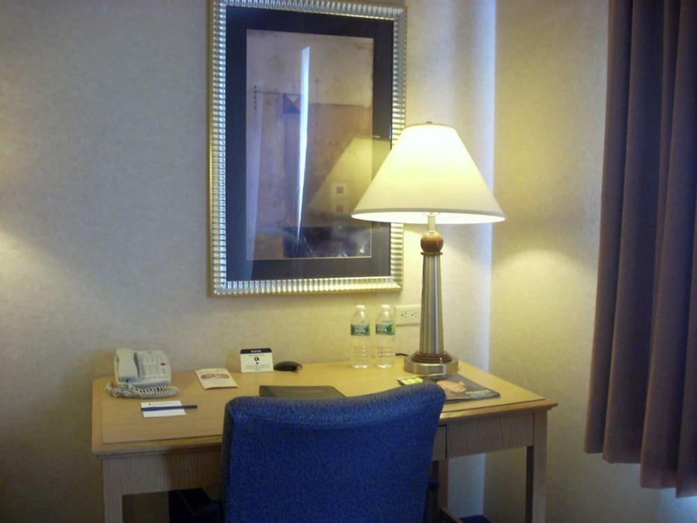 Classic Double Room, 2 Double Beds - Photo 6