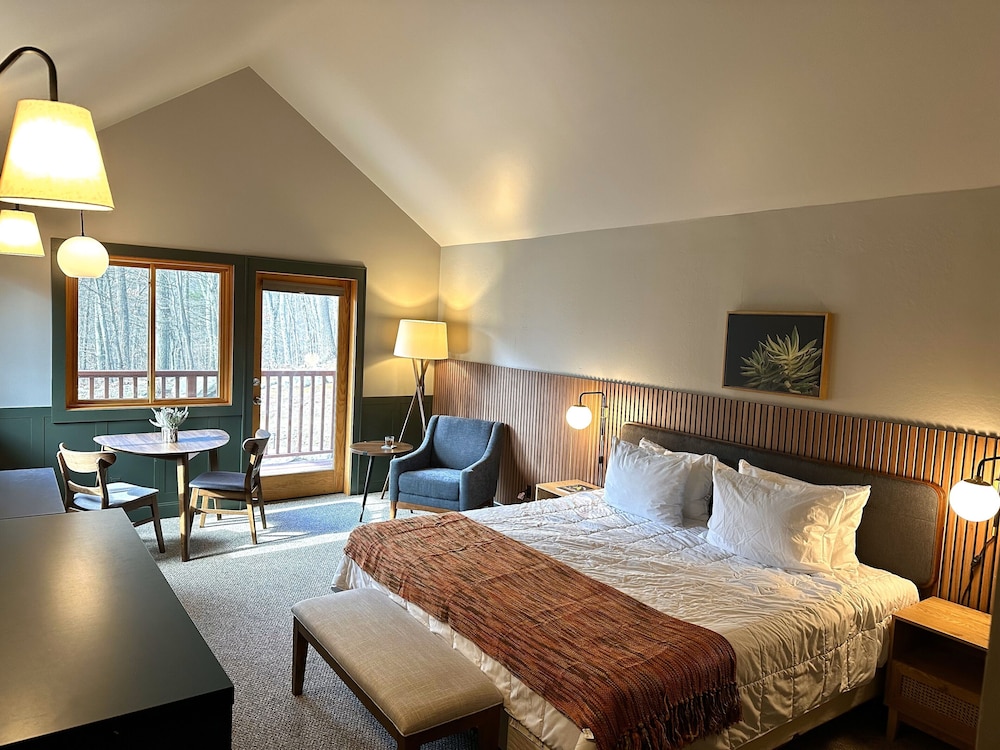 1 King Bed With Cliff View And Deck photo 2