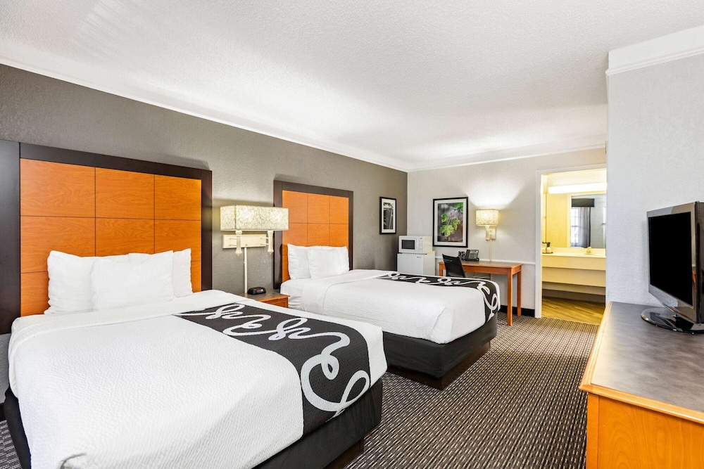 Room, 2 Double Beds, Non Smoking photo 3