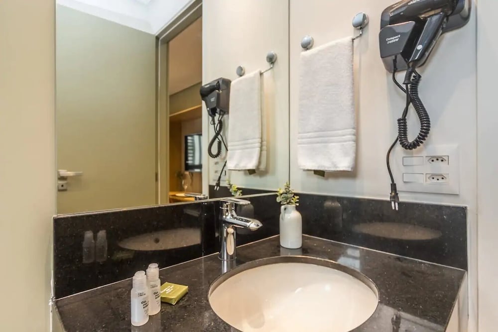 Deluxe Studio Suite - Photo 24