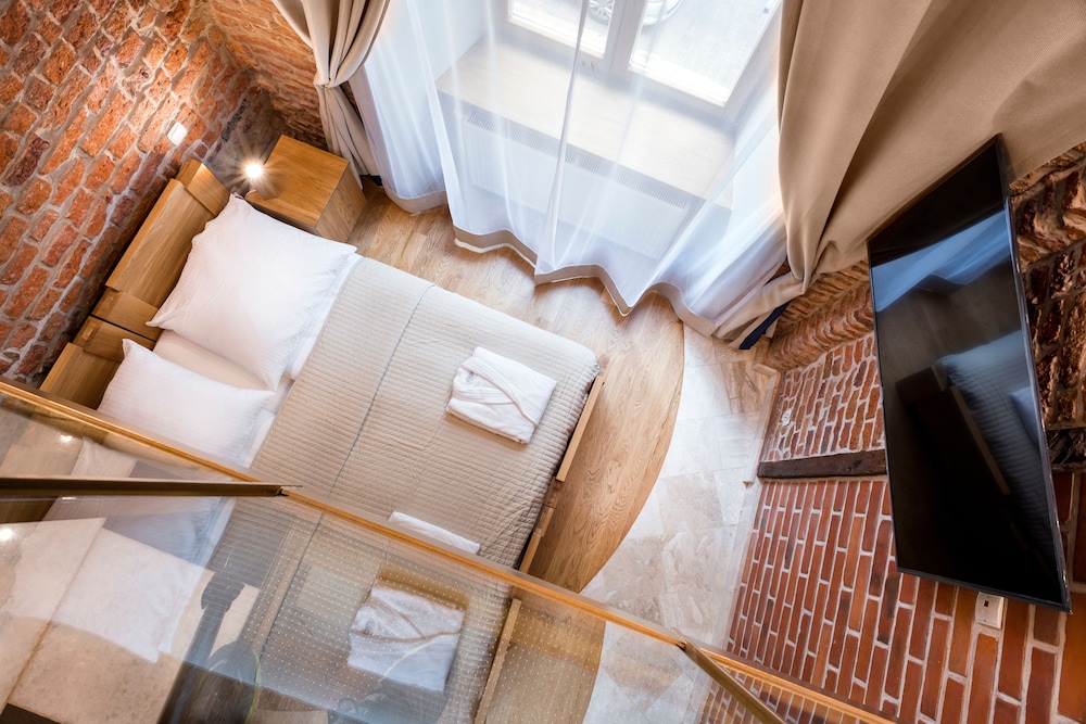 Junior Suite, 1 Queen Bed, City View photo 2