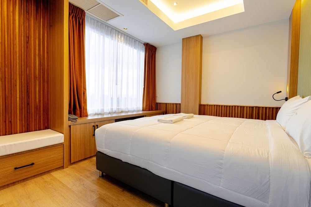 Two Bedroom Suite - Photo 6