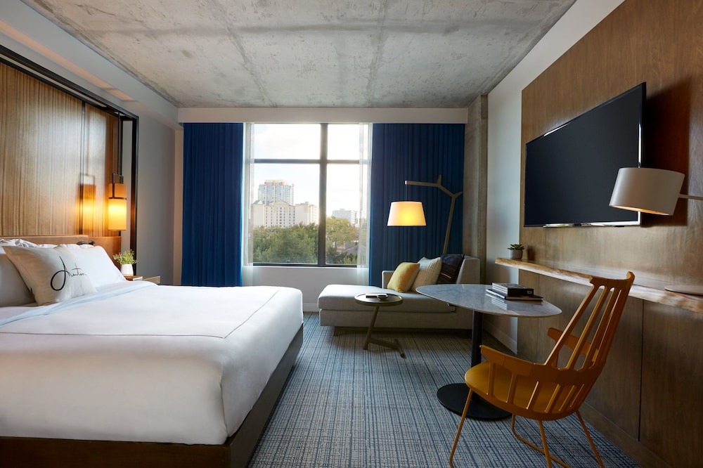 Room, 1 King Bed (Midtown View)