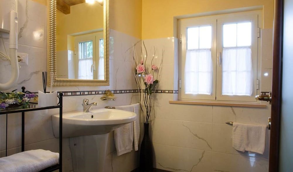 Superior Triple Room, Garden View photo 2