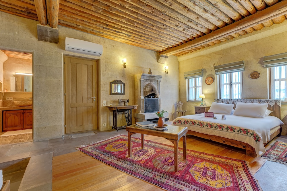One Room Suit, with Balcony - Photo 1