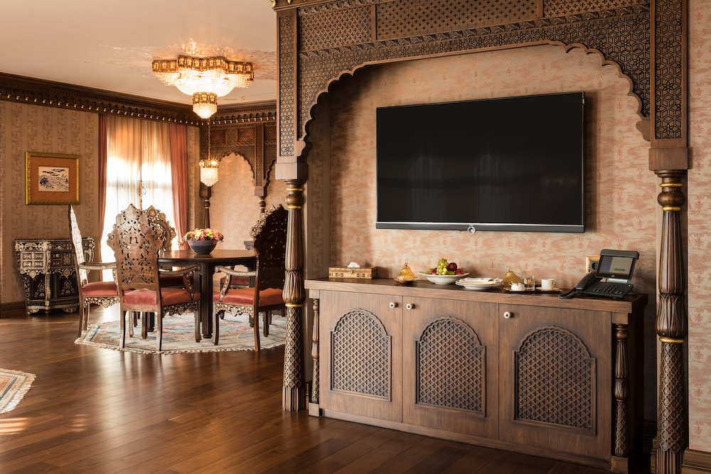 Sultan Suite