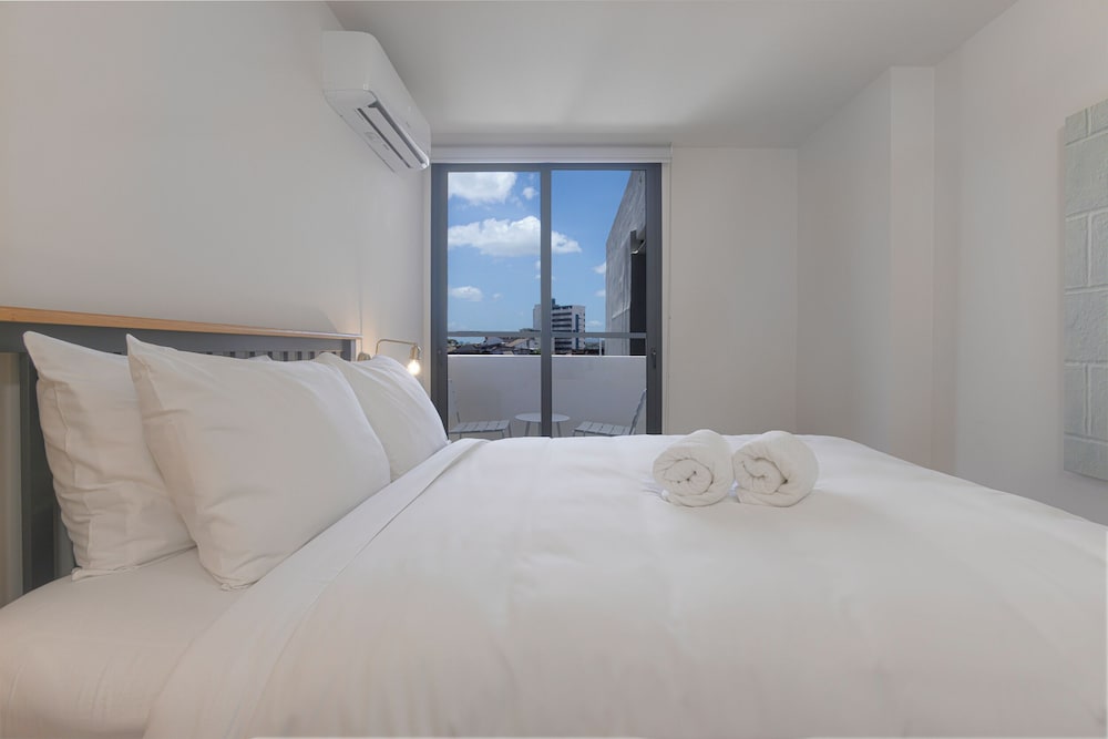 Apartment photo 2