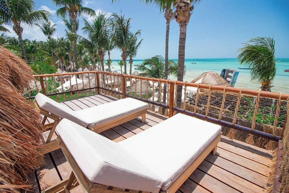 Presidential Suite, Hot Tub, Oceanfront photo 2