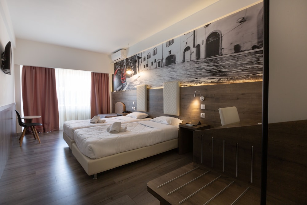 Superior Double or Twin Room, SIngle Use - Photo 1