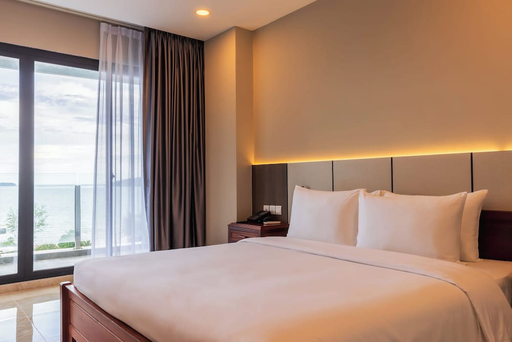 Standard Double Room - Photo 11
