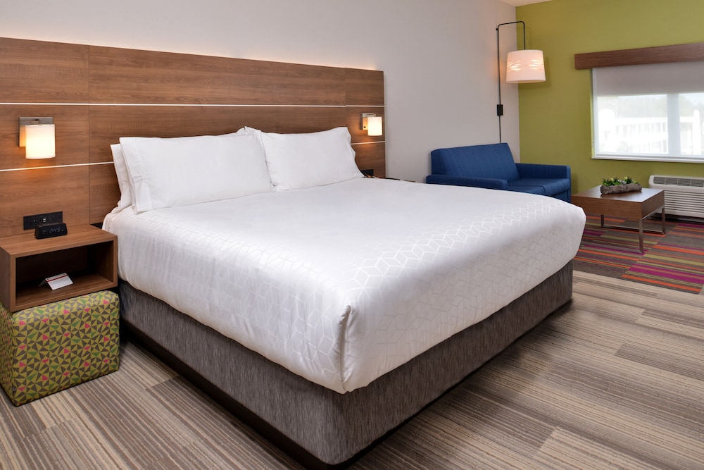 Suite, 1 King Bed - Photo 13