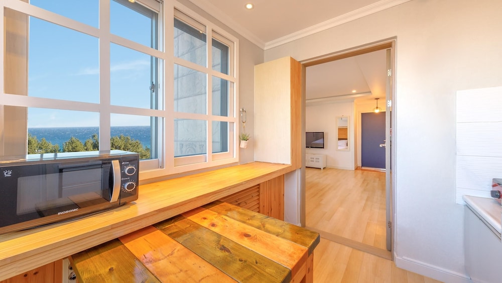 Basic Room, 1 Bedroom (mulbyeongjali B(osyeonbyu)) - Photo 3