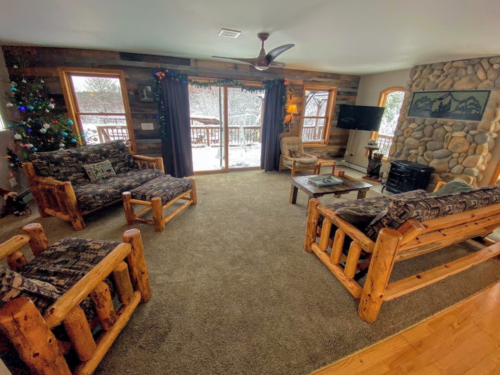 Premier House, 5 Bedrooms, Mountain View, Mountainside photo 3
