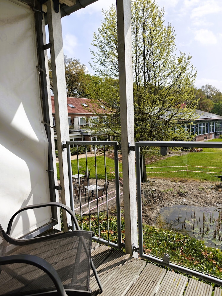 Classic Double or Twin Room, Balcony, Garden View photo 3