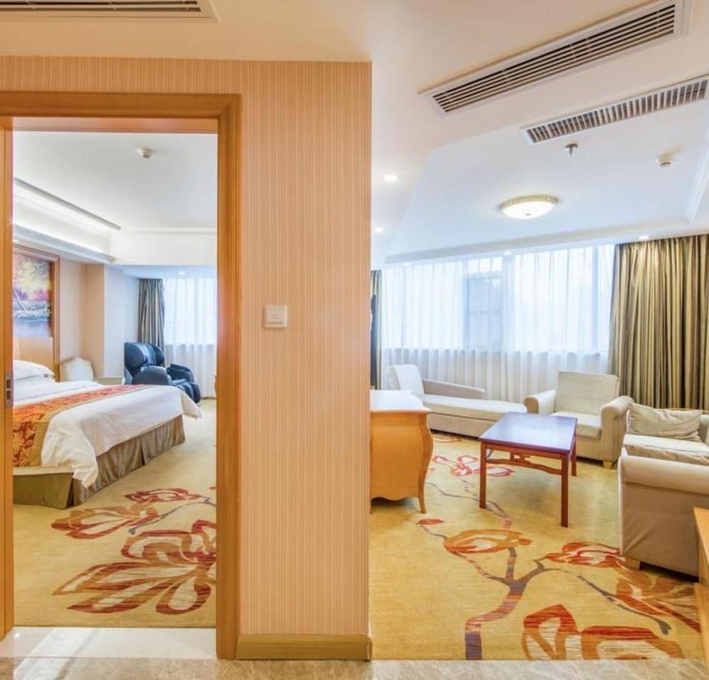 Deluxe Suite photo 1