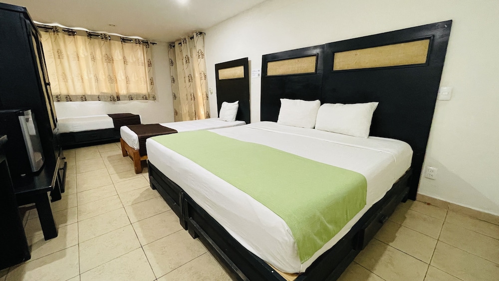 Basic Quadruple Room - Photo 1
