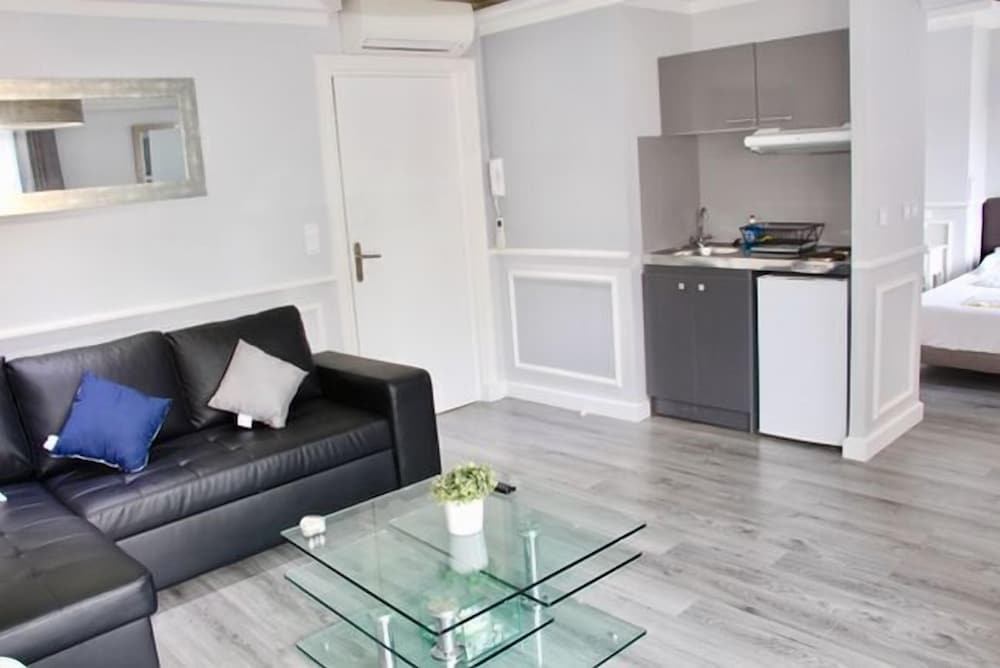 Apartment, Balcony