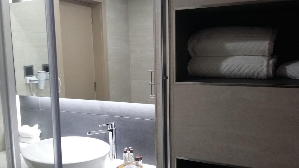 Premium Double Room - Photo 7