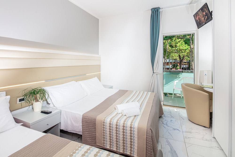 Standard Quadruple Room, Balcony