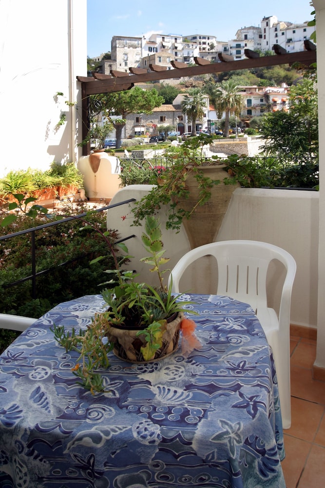 Double Room, Garden View (Gardenia) photo 2