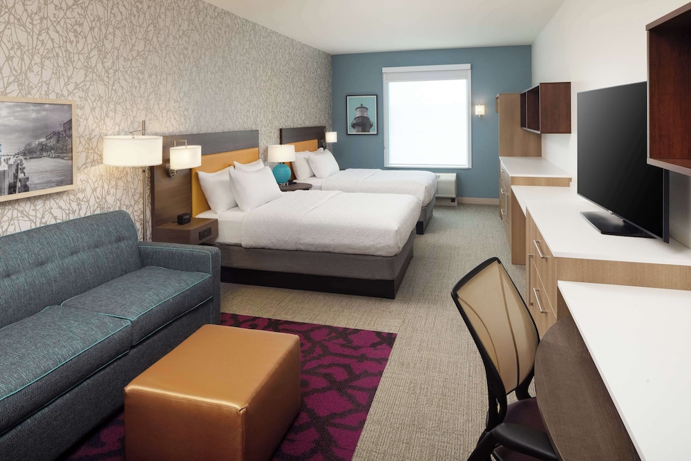 Studio, 2 Queen Beds, Accessible (Mobility & Hearing, Roll-In Shower) photo 3