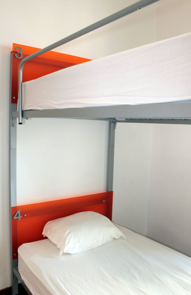 Economy Quadruple Room, Non Smoking, Shared Bathroom thumbnail 5