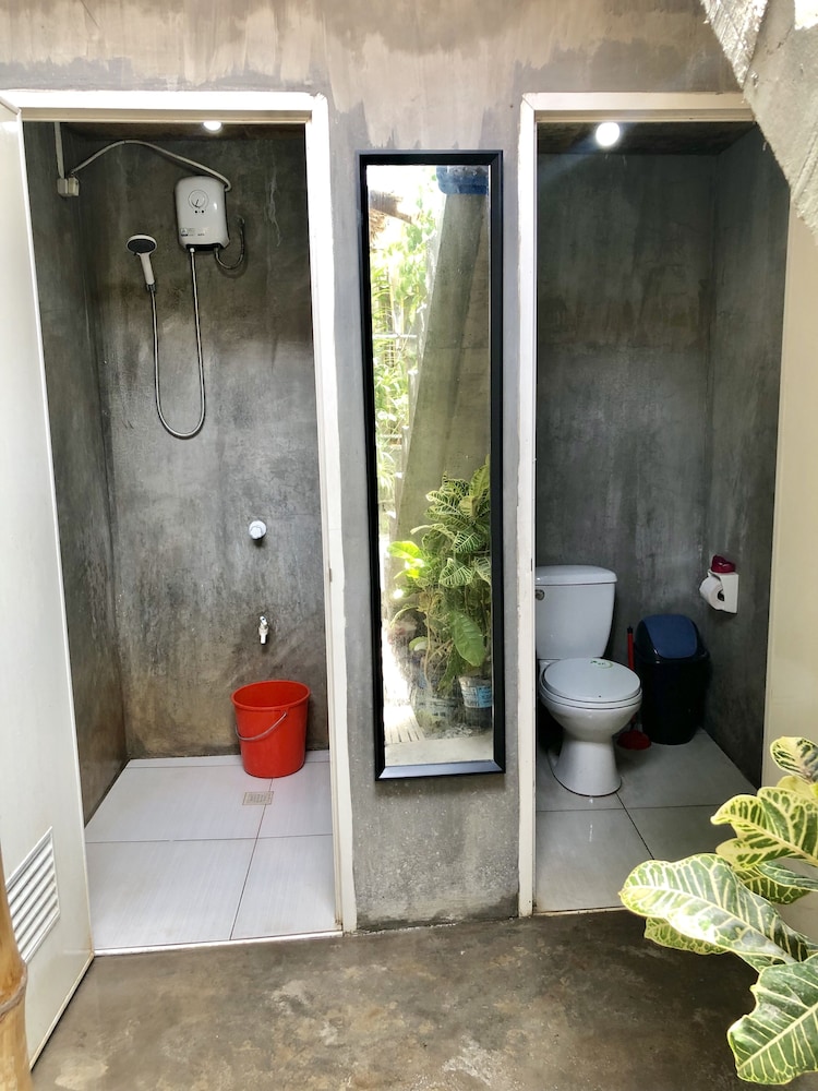 Nipa Hut Double Room, Fan Only photo 2