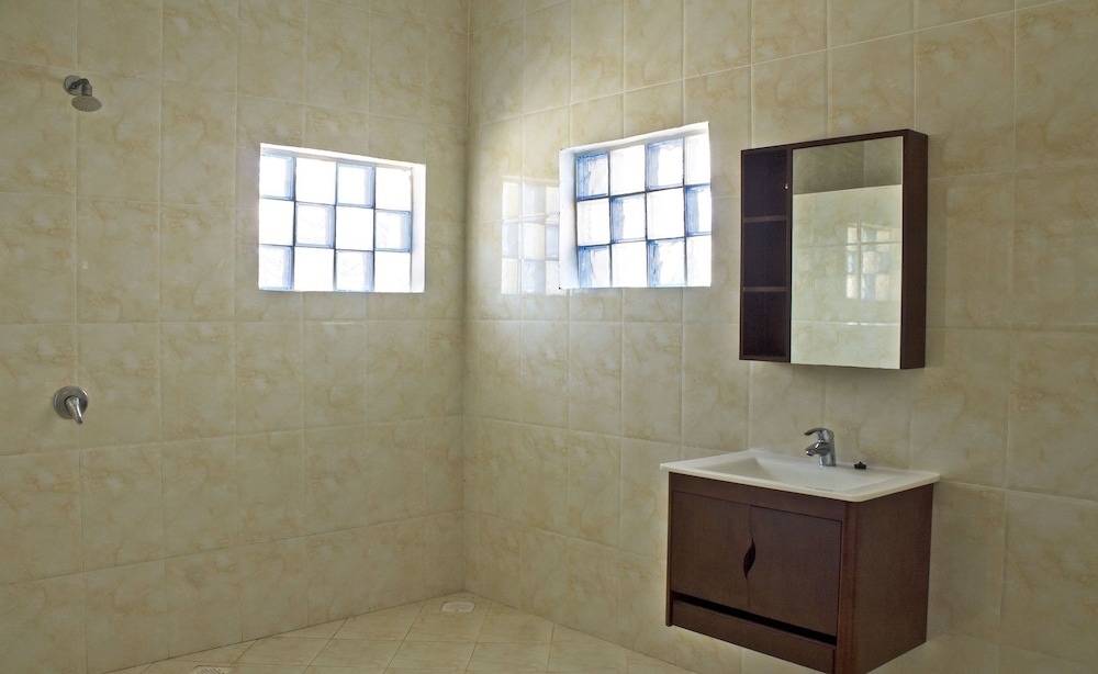Classic Double Room, 1 Queen Bed, Private Bathroom, Ground Floor