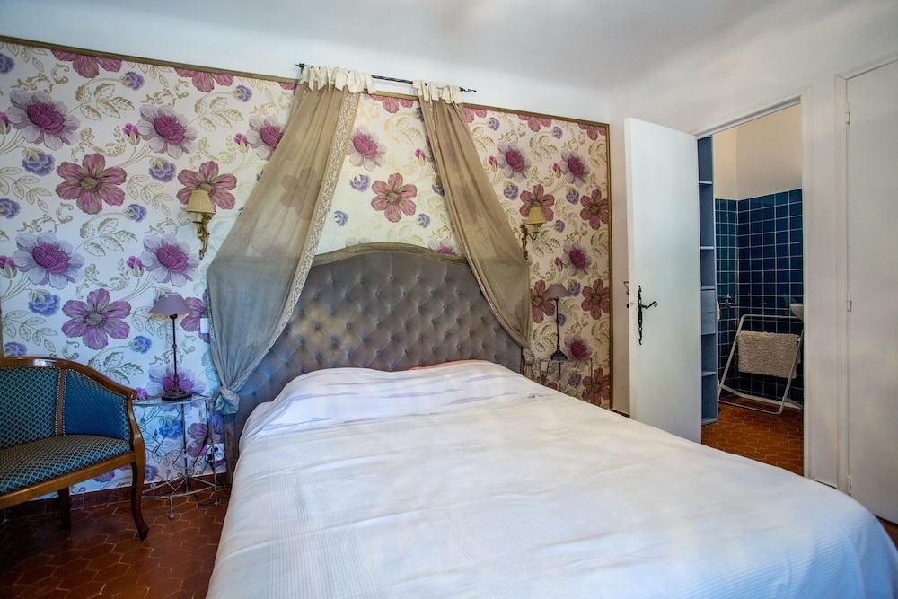 Comfort Room, 1 King Bed photo 1
