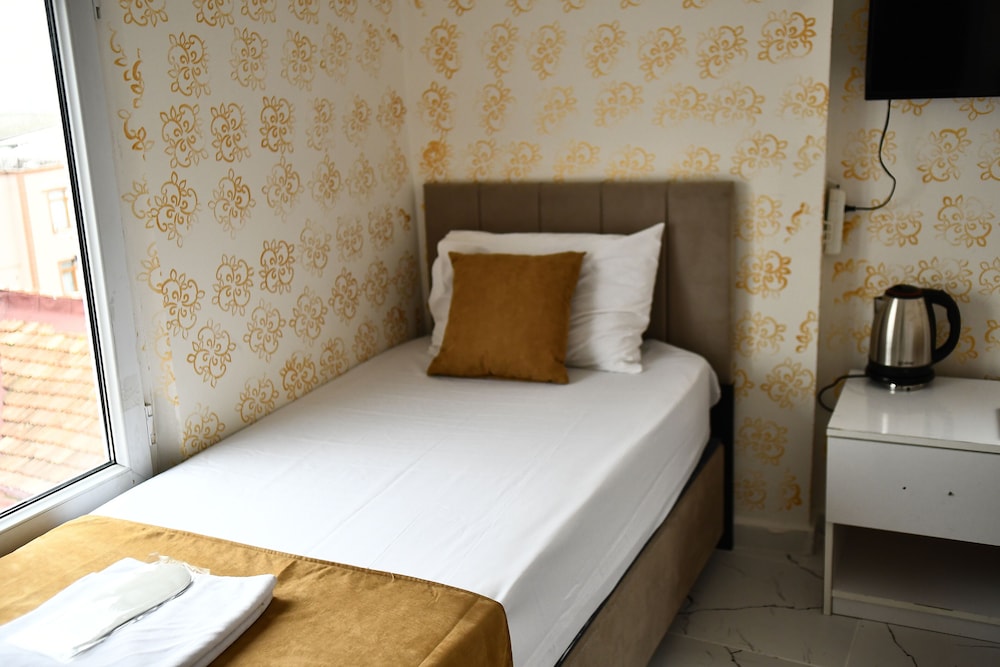 Honeymoon Room photo 3