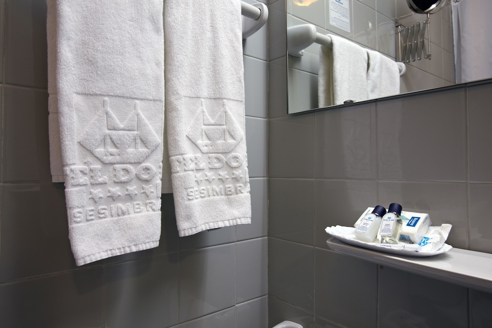 Standard Twin Room, Ocean View - Photo 4