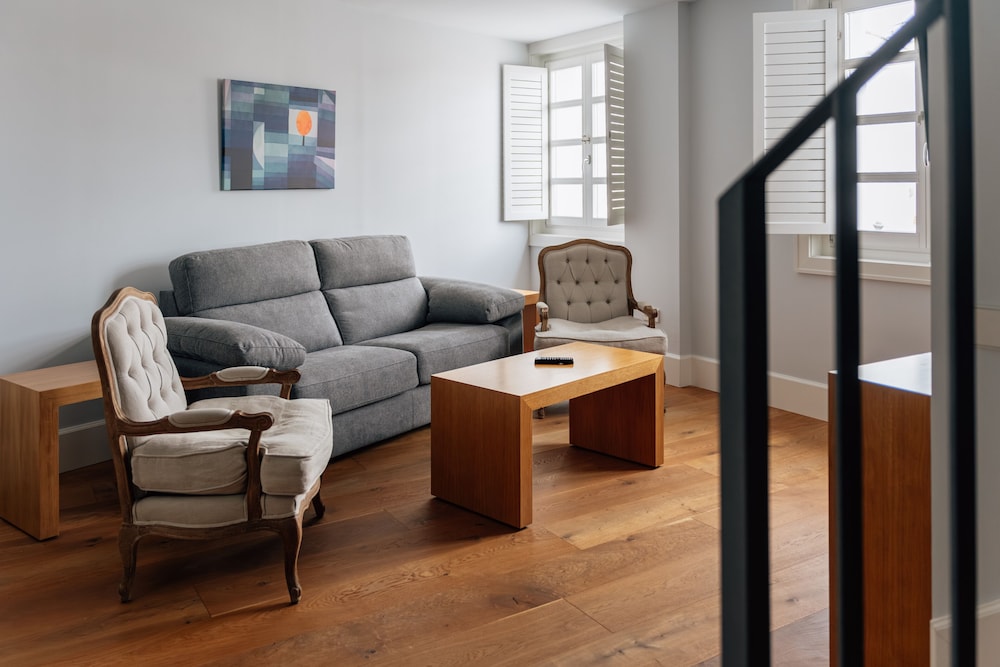 Grand Studio Suite - Photo 18