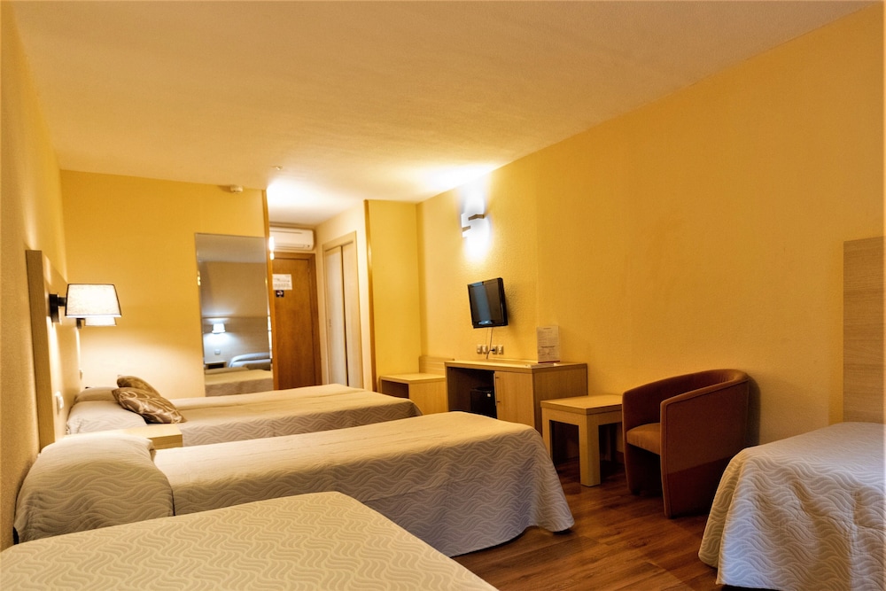 Superior Triple Room (2+1) photo 2