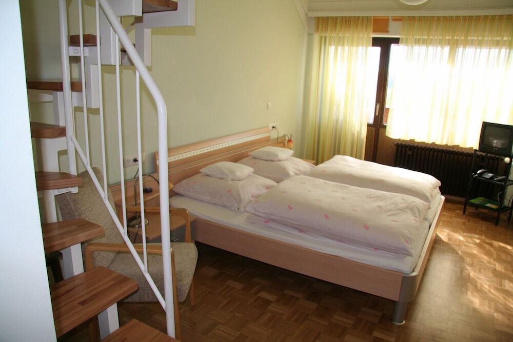 Classic Double Room, 1 Double Bed with Sofa bed, Non Smoking, Balcony photo 1