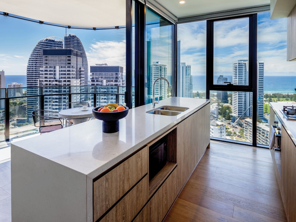 2 Bedroom Family Ocean View Apartment (No Housekeeping) - Photo 1