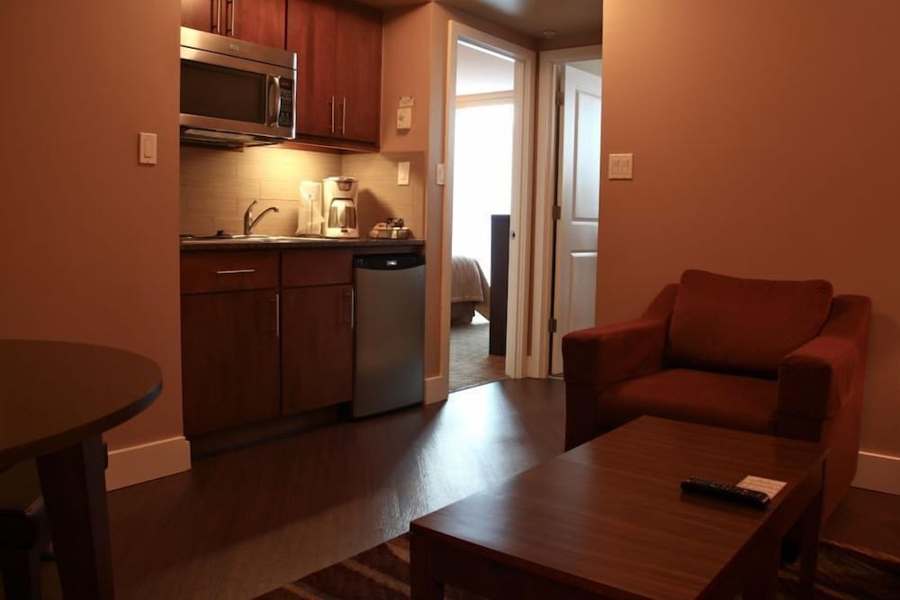 Room, 2 Bedrooms thumbnail 5