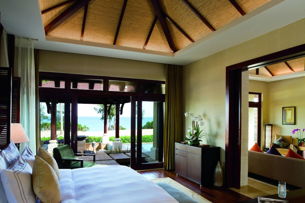 1BR Ocean Front Villa
