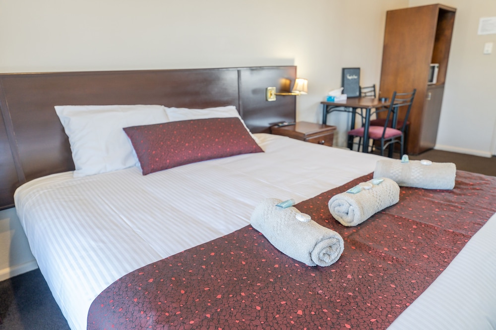 Standard Room, Non Smoking, Bathtub (King Room) photo 1