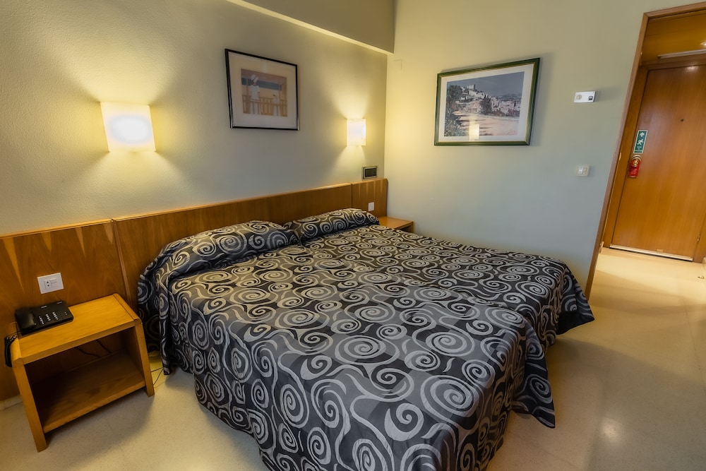Double or Twin Room - Photo 11