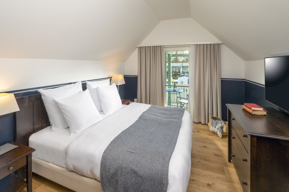 Signature Suite, 1 Bedroom, Annex Building photo 2