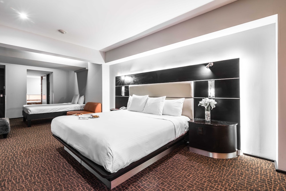 Twin Room - Photo 2