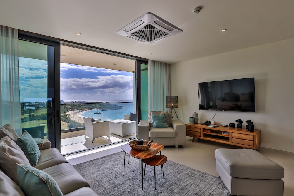 Panoramic Apartment, Balcony, Beach View