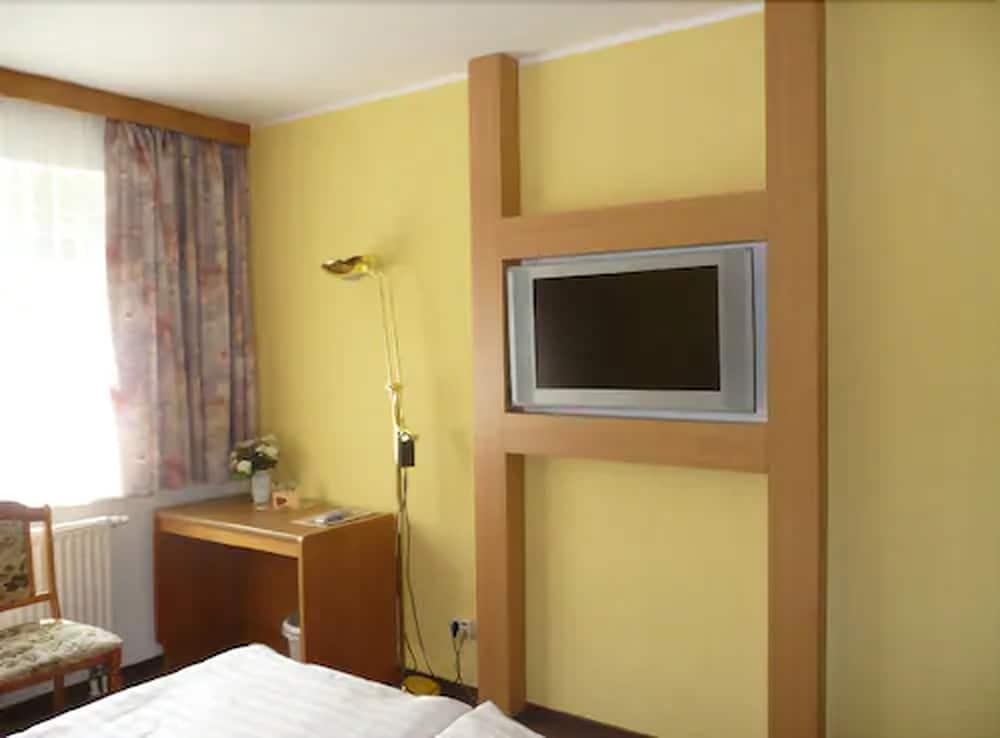 Superior Single Room, 1 Bedroom, Bathtub photo 3